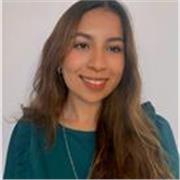 Me defino como una persona paciente, cercana y con ganas de compartir mi idioma y cultura. Mis clases están dirigidas a estudiante