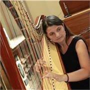 Sono un'insegnante di musica e arpista professionista con una lunga esperienza nell'insegnamento con bambini, ragazzi e adulti. 