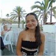 Profesora de matemáticas que imparte clases a alumnos de primaria, ESO y bachiller