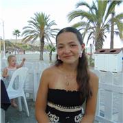 Profesora de física imparte clases particulares a niños de secundaria