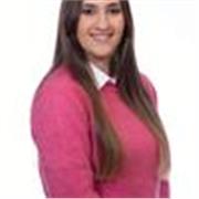 Me defino como una persona responsable, profesional y comprometida con la enseñanza. Tengo experiencia impartiendo clases y me gus