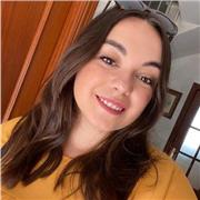 Estudiante de diseño especializada en diseño gráfico y comunicación visual, técnica en marketing y publicidad con experiencia.