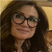 Già insegnante in scuola privata, disponibile a impartire lezioni di matematica, italiano, lingue