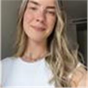 2 años de experiencia en canguro, estudio vachillerato social para hacer la carrera de educación