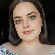 Studentessa universitaria con esperienza per aiuto compiti e ripetizioni per studenti delle medie e superiori