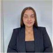 Profesora de francés que imparte clases de nivel básico