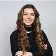 Profesora de ingles y español. Como una persona bilingüe, nacida de una familia con raíces españolas y americanas, tengo un dominio nativo tanto del inglés como del español. Ofrezco clases tanto a estudiantes de inglés como de español, desde principiantes