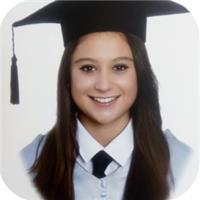 Graduada en Educación Infantil y finalizando Educación Primaria, con gran pasión por la docencia y dedicación por lo alumnos. Con muchas ganas de enseñar y ayudar en cualquier materia