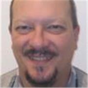 Profesor de Filosofia imparte clases a alumnos de todas las edades. Tambien asisto a universitarios