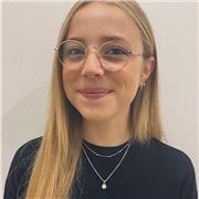 Insegnante da remoto di Macroeconomia