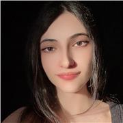 Estudiante con habla inglesa a la perfección, cursando clases particulares desde la infancia y obteniendo un curso recientemente.