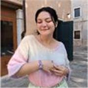 Sono una studentessa di lingue, offro lezioni private di inglese,il mio livello è C1 sono disponibile per fare ripetizioni/compiti