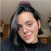 Imparto clases de apoyo escolar de inglés, matemáticas y física para la primera y la ESO. Además también puedo impartir clases de guitarra.