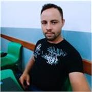 Professor e estudante de ciências biológica