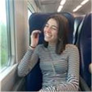 Studentessa al primo anno di giurisprudenza offre lezioni di italiano, inglese, storia, matematica, scienze e geografia e latino a ragazzi del biennio
