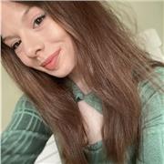 Hi my name is Lara and I live in Llandudno, North Wales, UK and I speak British English & Welsh.