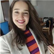 Apasionada de los idiomas y de enseñar español, mi lengua materna. ¡Enseño el idioma para el día a día!