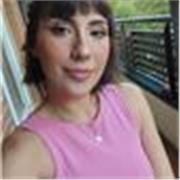 Profesora de inglés joven con muchas ganas de enseñar