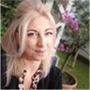 Se sei stanco di professori noiosi e lezioni monotone, allora io sono l'insegnante privato che fa per te! 