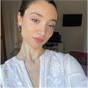 Ho 19 anni e mi sono diplomata al liceo linguistico con 100 e lode. Disponibile per lezioni private, preferibilmente a distanza. 