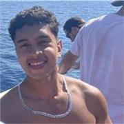 Me defino como una persona responsable y paciente. Me gusta adaptar las clases a cada persona. Cursos primaria y ESO