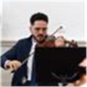Licenciado en enseñanzas profesionales de violín. Transmito mi pasión por la música y el violín a todos los niveles.