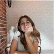 Profesora con inglés titulado por Cambridge, con mucha experiencia cuidando de niños pequeños y preadolescentes