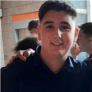 Me defino una persona muy amable y comprensiva. Me gustaría dar clases a aquellas personas que les cueste la asignatura de economía.