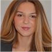 Laureata in Lingue e Letterature Straniere, specializzata in lingue slave: polacco (livello C2) e russo (livello B2).
