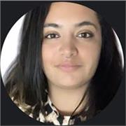 Soy bilingüe y disfruto trabajando con niños, jóvenes y adultos, y ofrezco clases de inglés para todas las edades.