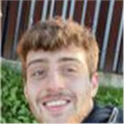 Giovane insegnante di Musica a Firenze con diploma di liceo musicale, laurea ed esperienza decennale in ambito musicale.
