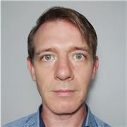 Profesor de inglés nativo y titulado impartiendo clases de inglés en Sevilla