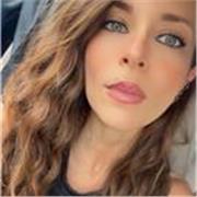 Laureata in Lettere Moderne, con master in BES, paziente ed empatica, offro lezioni di italiano e storia online.