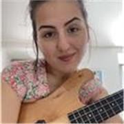 Laureata in conservatorio di G.Cantelli offre lezioni di musica (solfeggio, canto, composizione) a ragazzi e adulti