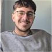 Estudiante en 4o curso de Lengua Española y Literatura. Me gusta dar clase y explicar adaptándome a cada alumno o alumna.