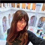 Studentessa C1: aiuto compiti e conversazione inglese per piccoli/studenti.