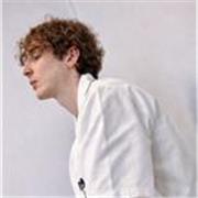 Studente universitario di osteopatia con diploma al liceo scientifico scienze applicate e certificazione B2 offre ripetizioni.