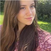 Profesora de apoyo escolar, ayuda para a estudiar y llevar al dia todas las materias. Clases de refuerzo, destacando los idiomas