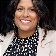 Native English tutor in London with MSc in HR Management & 15+ years global experience, offering online English lessons for adults