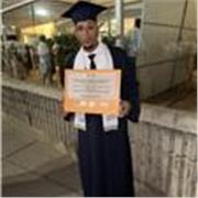 Profesor de apoyo escolar especializado en niño de primaria