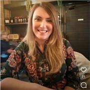 Laureata in Lettere e Filosofia, impartisce lezioni online di italiano(grammatica o letteratura) ,filosofia e storia, per studenti delle scuole elementari , medie o superiori che hanno bisogno di preparazione o aiuto nello studio o hanno bisogno di recupe