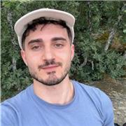 Profesional del doblaje y locución de radio para dar clases particulares a personas que quieran conocer y aprender esta profesión.