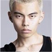 Multilingual Japanese native speaker with a strong understanding of both Japanese and English.