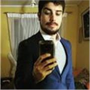 Profesor de Matemáticas realiza clases para estudiantes de básica, media y educación superior