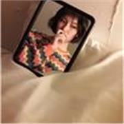 Licenciada en Diseño de indumentaria y textil con mucha pasión por el dibujo digital y manual 