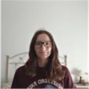 Mujer de 18 años dispuesta a ayudar y reforzar la educación de niños y niñas de primaria.