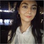 Offro lezioni individuali online (zoom/meet) di inglese e storia dell'arte. Orario pomeridiano flessibile.