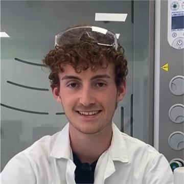 Studente universitario offre lezioni di matematica per scuole di qualsiasi livello, sia in presenza che online