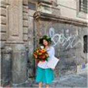 Insegnante di cinese laureata triennale, prossima alla laurea magistrale all'università orientale di Napoli. Con esperienze pregresse nel campo dell'insegnamento, sia ad universitari che a studenti liceali