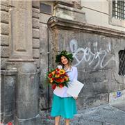 Insegnante di cinese laureata triennale, prossima alla laurea magistrale all'università orientale di Napoli. Con esperienze pregresse nel campo dell'insegnamento, sia ad universitari che a studenti liceali